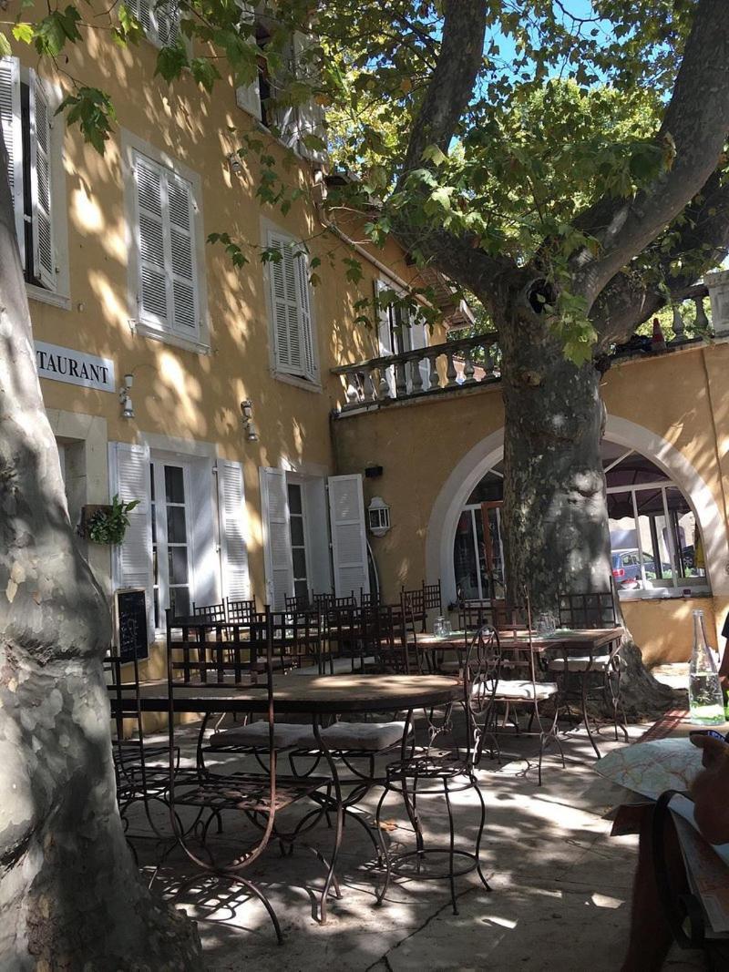 Hotel De La Loube La Roquebrussanne Eksteriør billede